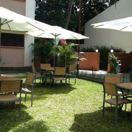 Indiana Beach Apartments Bamburi Exterior foto