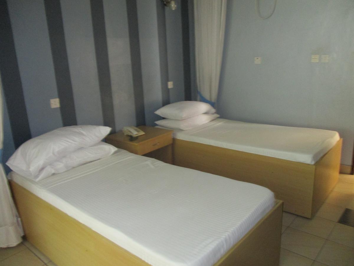 Indiana Beach Apartments Bamburi Exterior foto